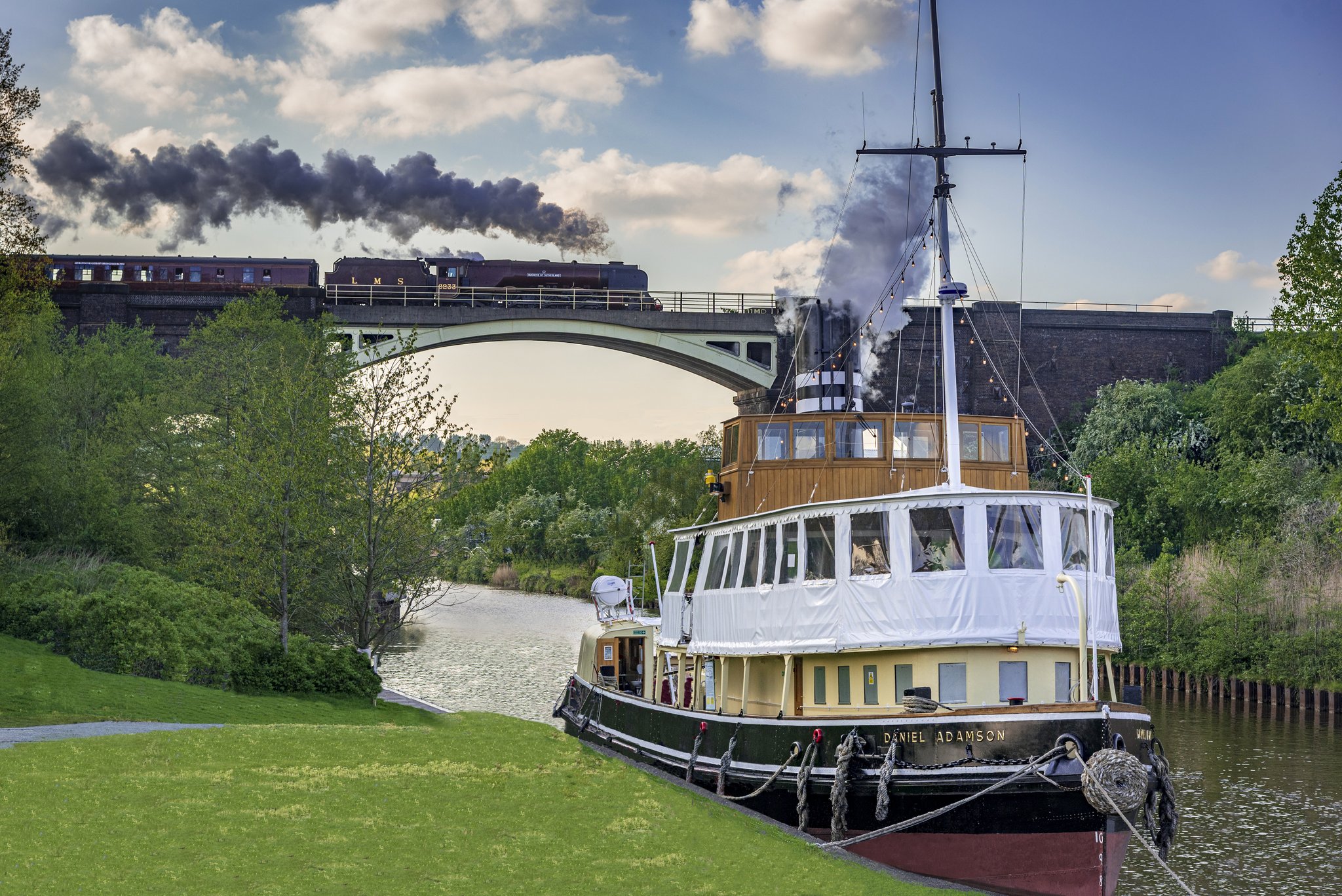 Open tour for guided tours Sep 11